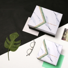 Cardboard box set with glitter