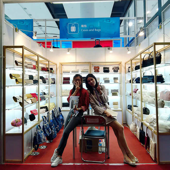 Newest evening bags at 122nd session of the Canton Fair in Guangzhou